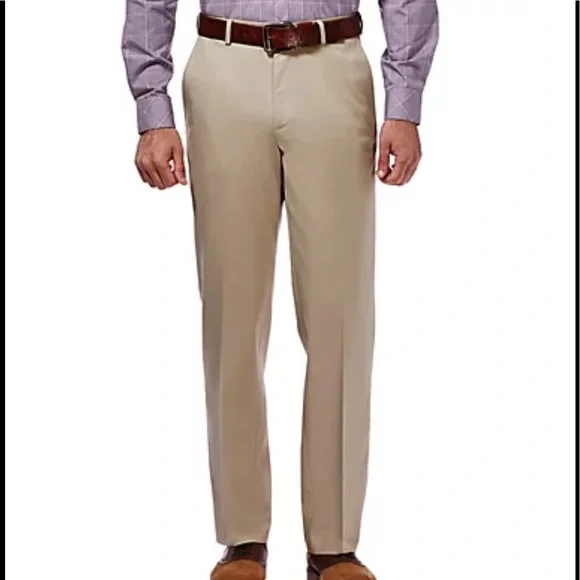 Haggar Pants Khakis Classic Fit Flat Front No Iron Expandable Waist Size 42x36 - Picture 1 of 6
